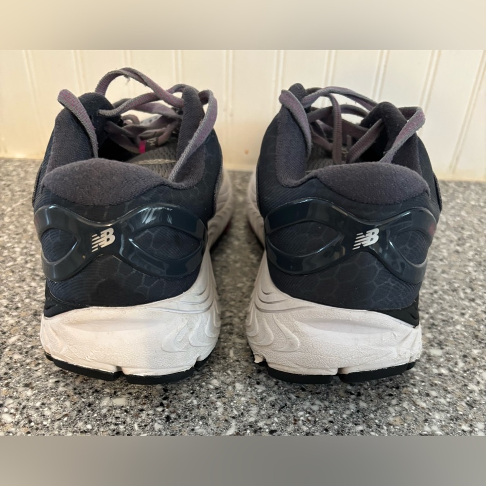 New Balance 840 V4 Women’s Running Shoes - Picture 2 of 4